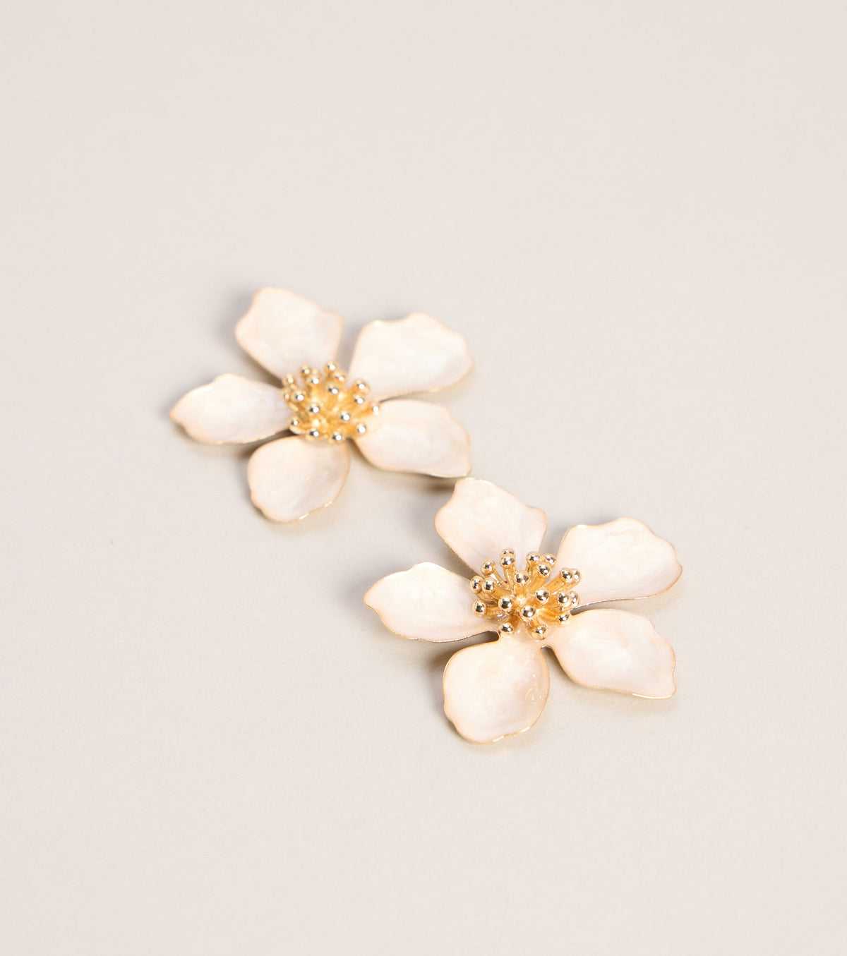 Pendientes de botón florales Bloom Babe – Joyería floral elegante para el día a día