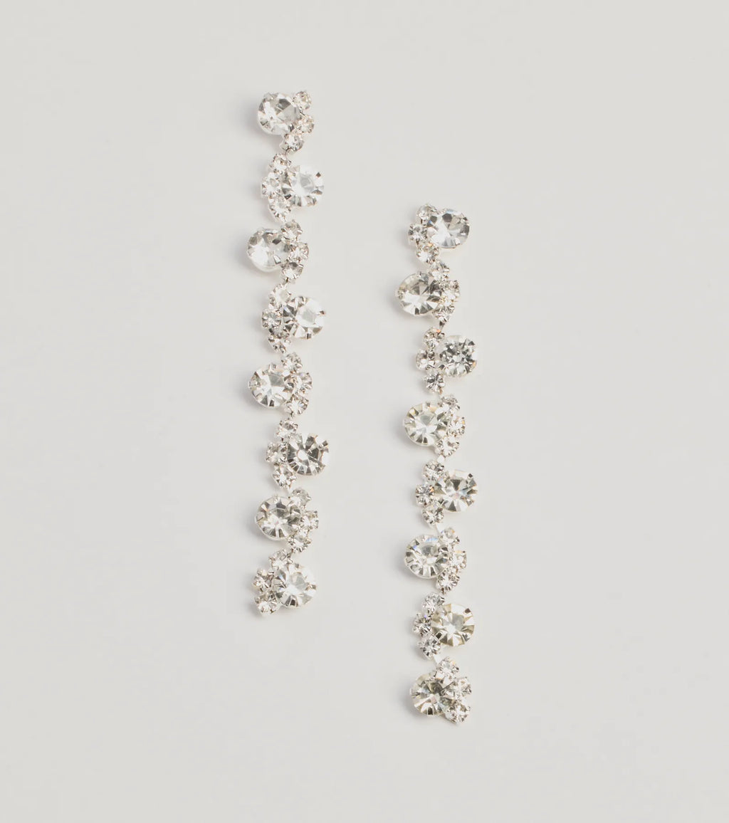 Pendientes largos elegantes y chic con pedrería