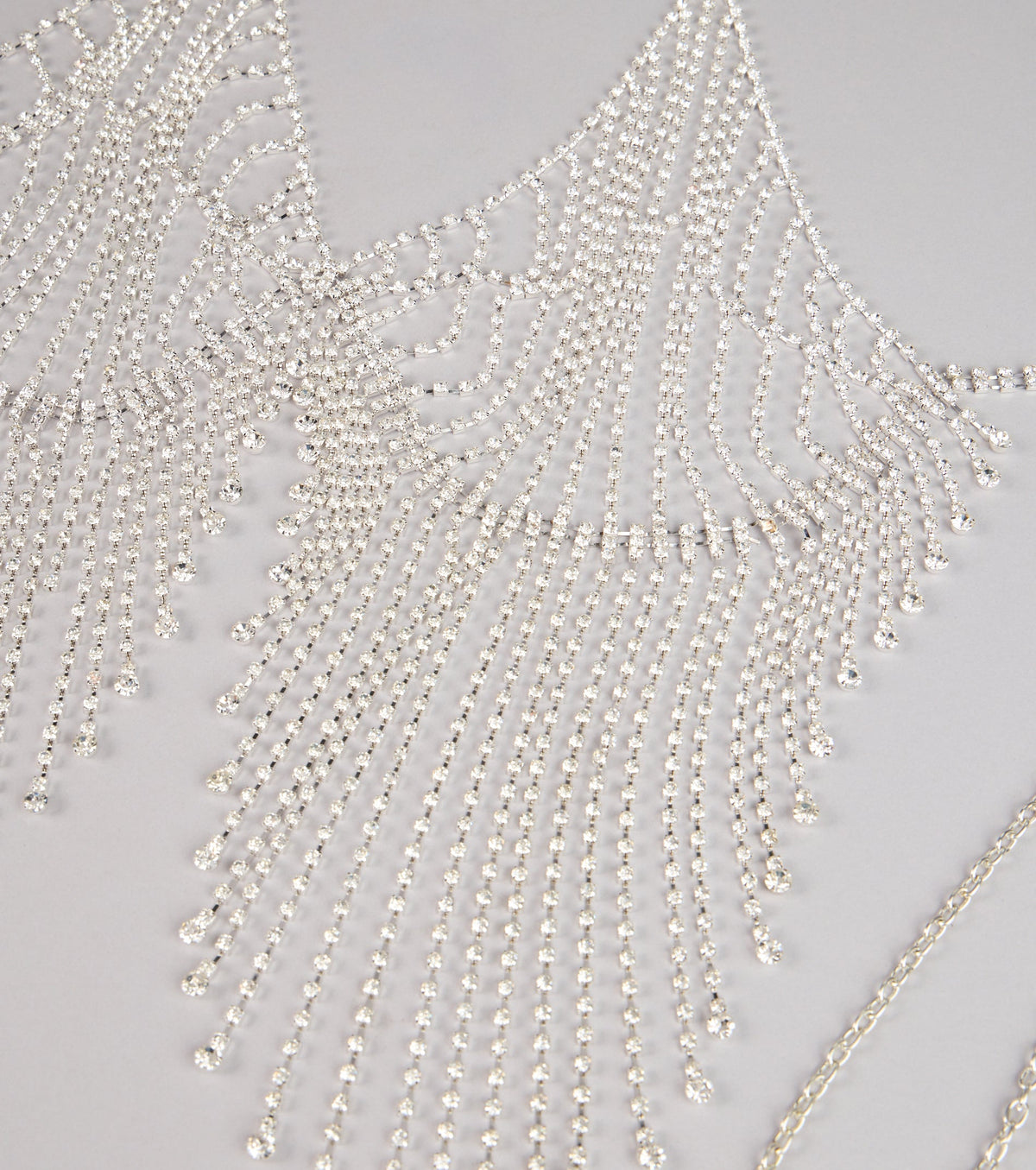 Collar de cadena para sujetador con pedrería Goddess Drip – Accesorio glamuroso de joyería corporal