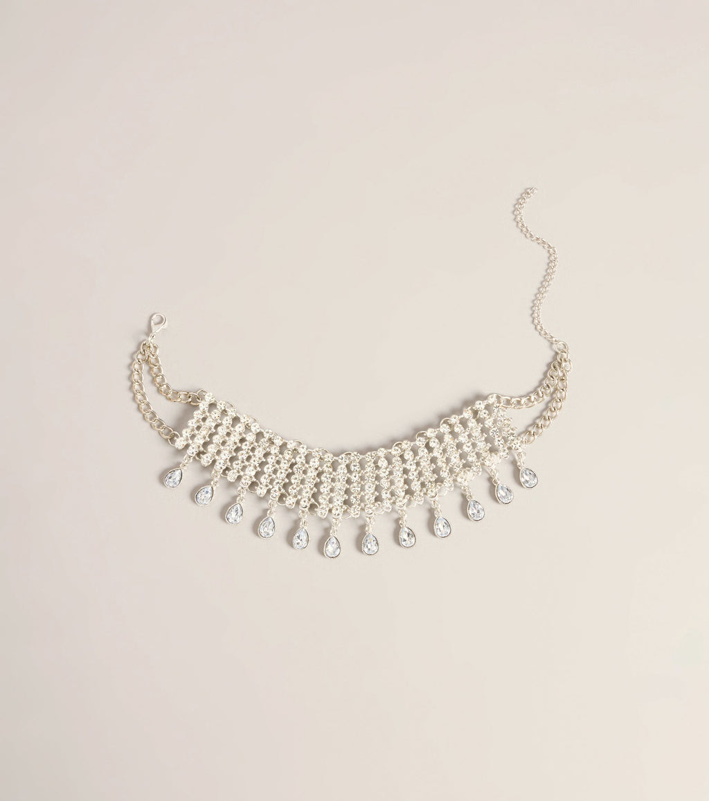 Collar tipo gargantilla llamativo con pedrería colgante