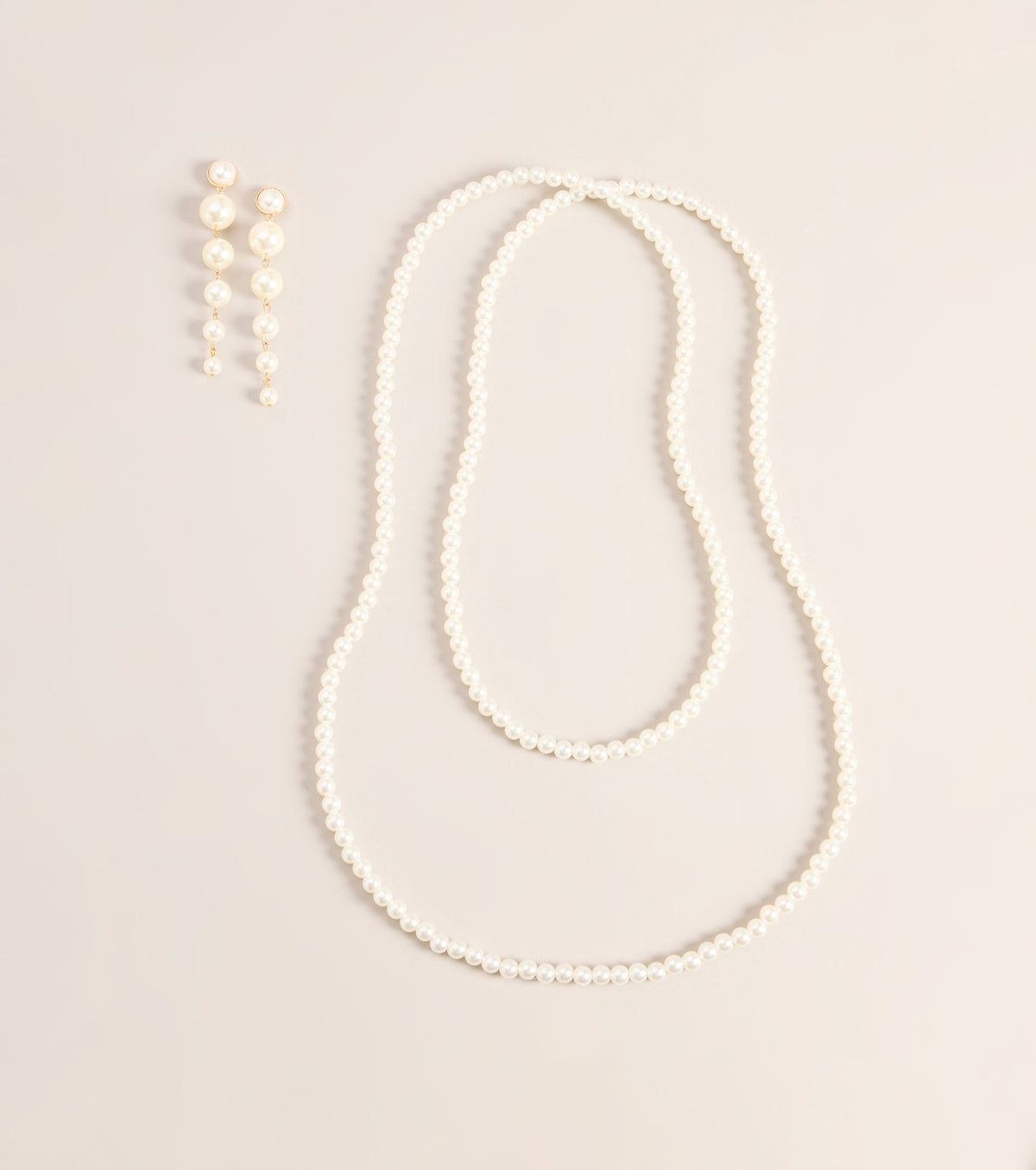 Conjunto de joyería Double Take de collar y aretes de perlas