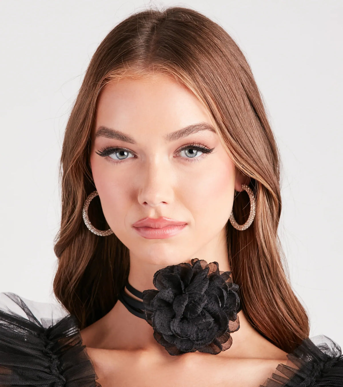 Collar gargantilla elegante con flor de roseta para un estilo sofisticado