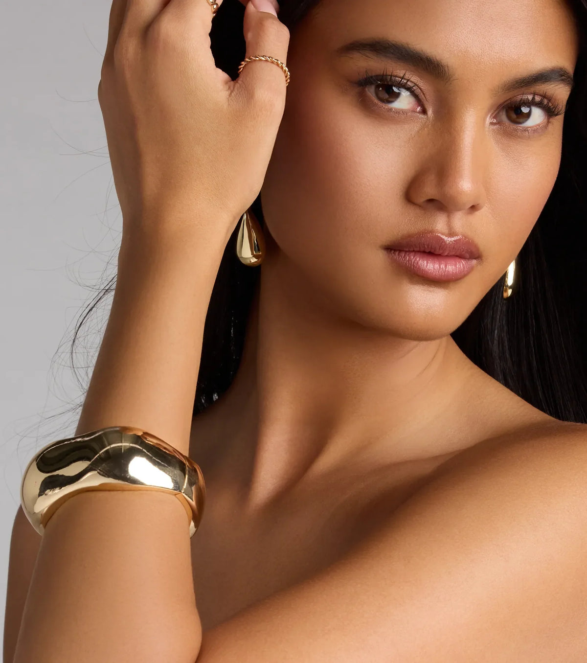 Pulsera tipo brazalete más elegante