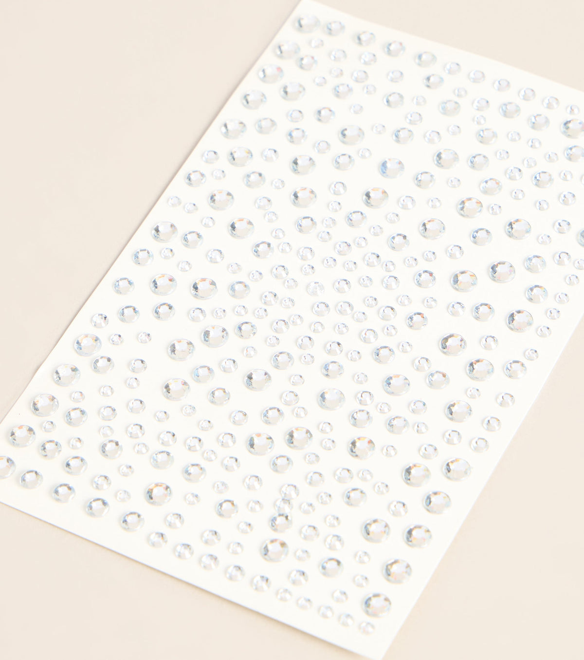 Brilla a tu manera: Gemas para el rostro y el cuerpo
