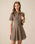 Vestido mini elegante de cuadros marrones con solapa y plisado
