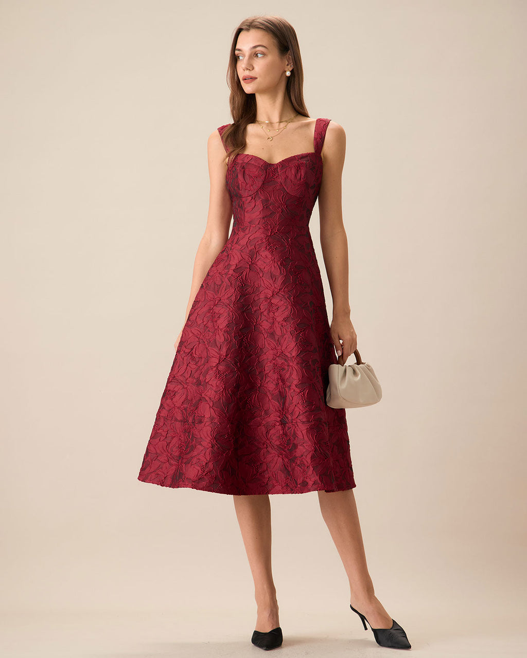 Vestido rojo de jacquard con escote corazón
