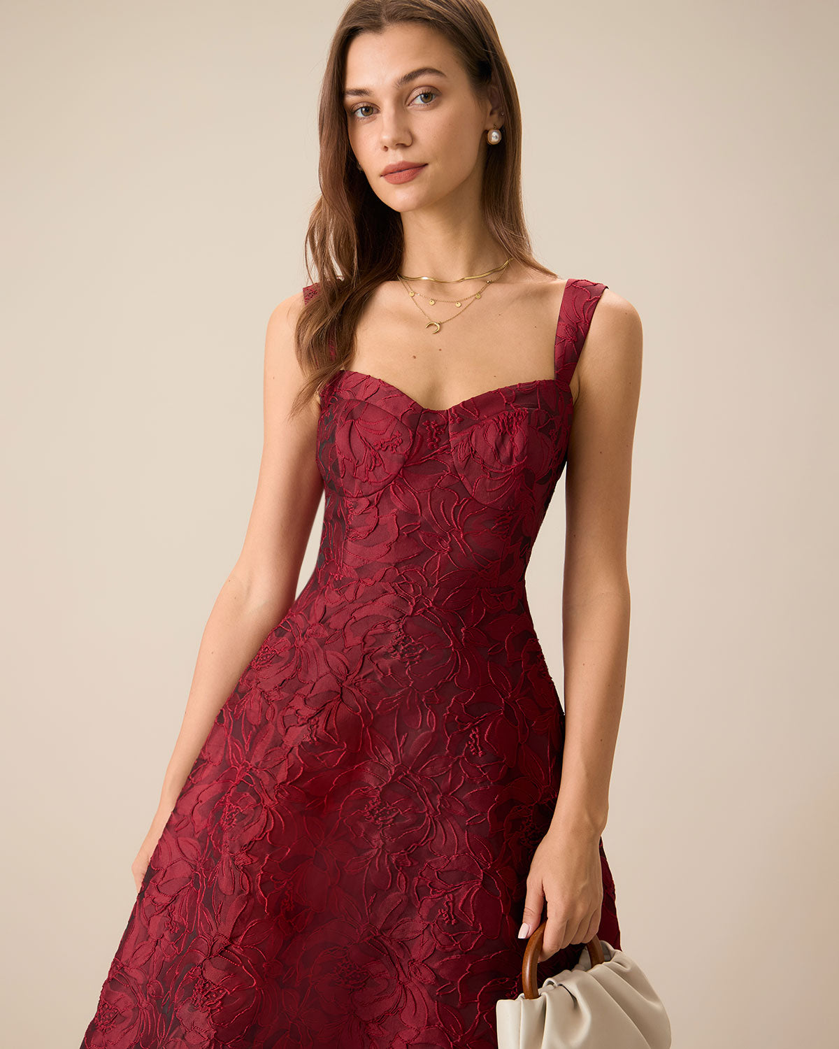 Vestido rojo de jacquard con escote corazón