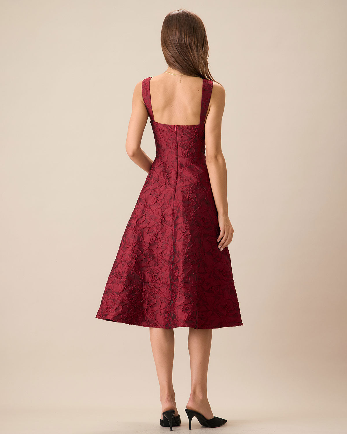 Vestido rojo de jacquard con escote corazón