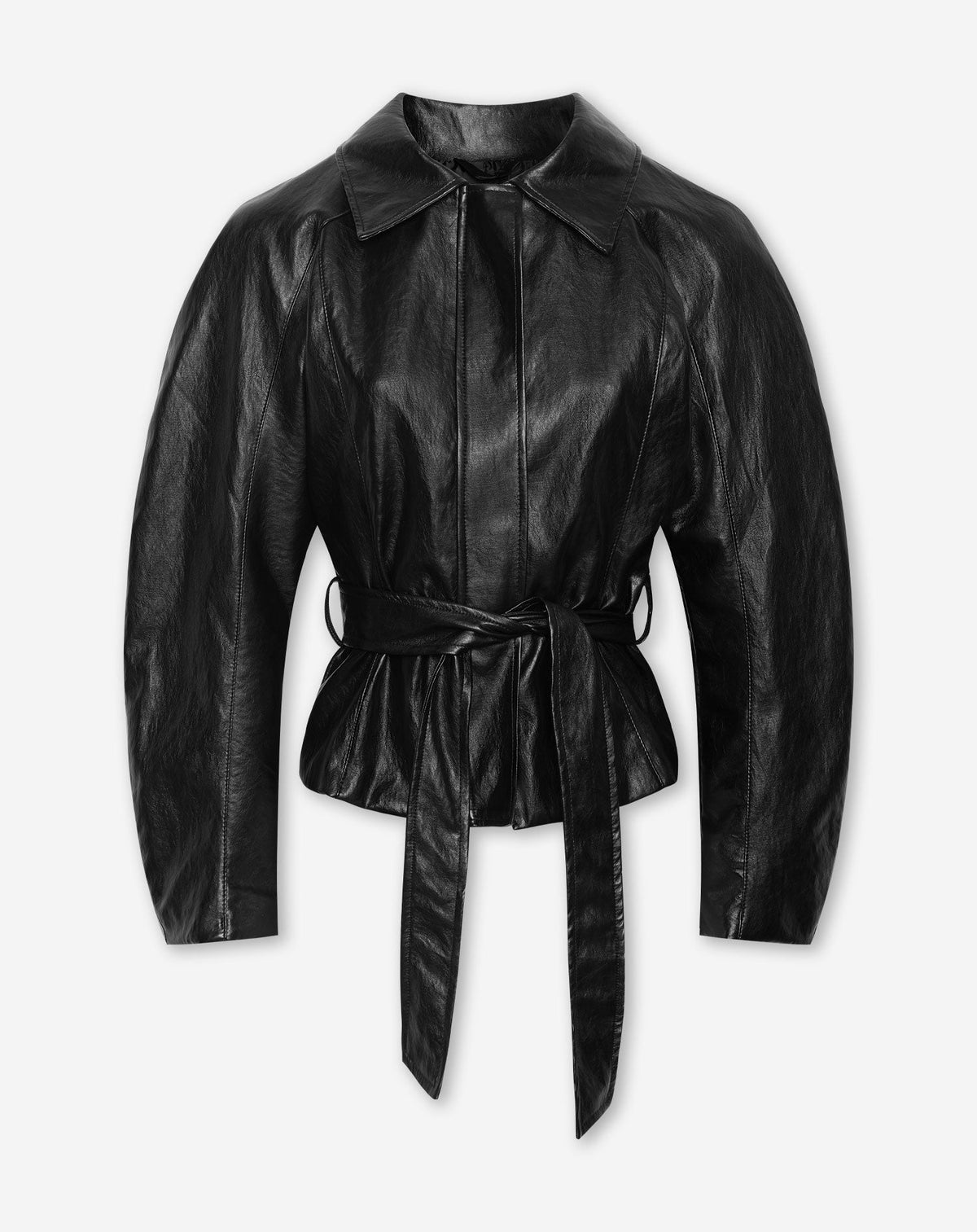 Chaqueta negra con cinturón