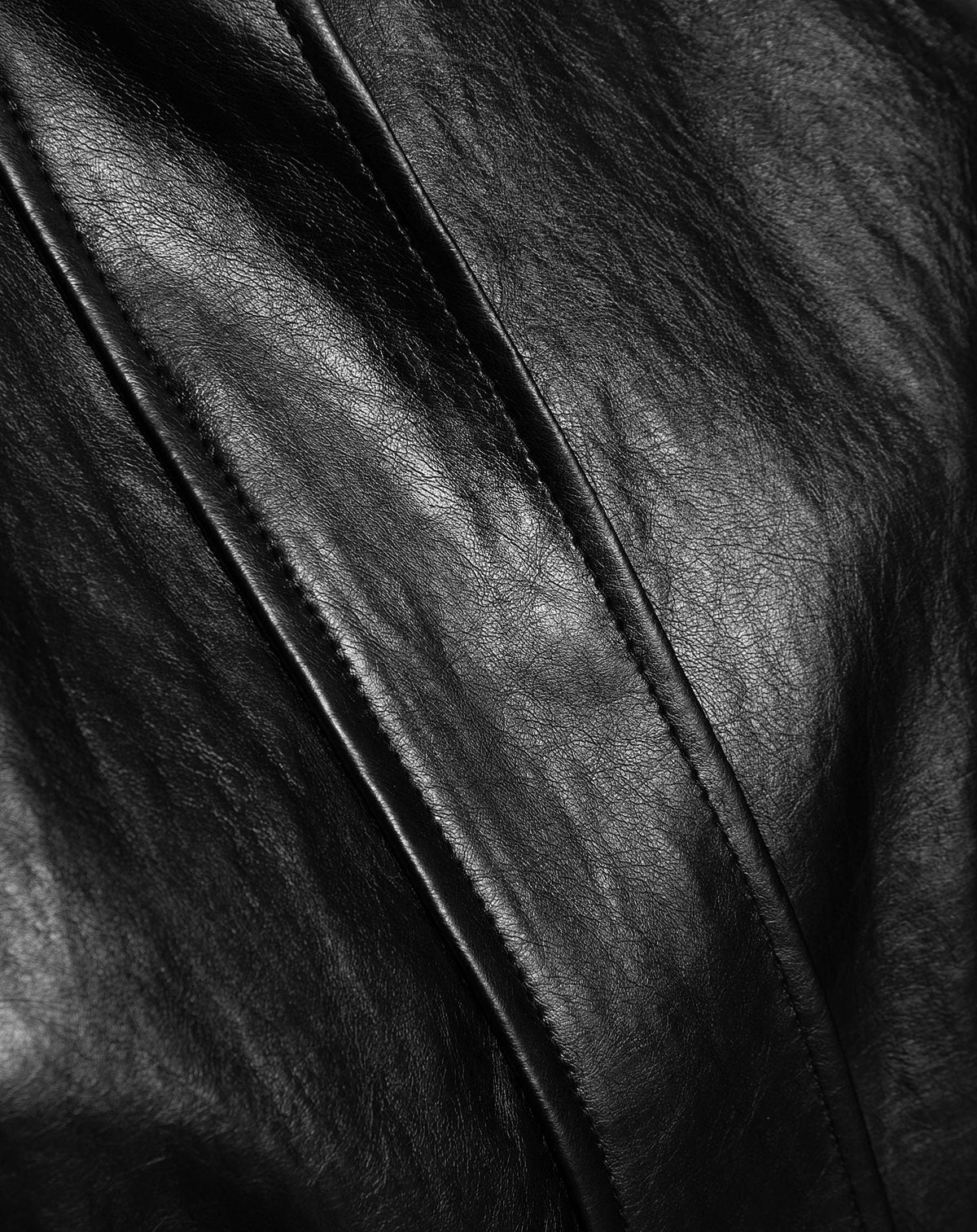 Chaqueta negra con cinturón