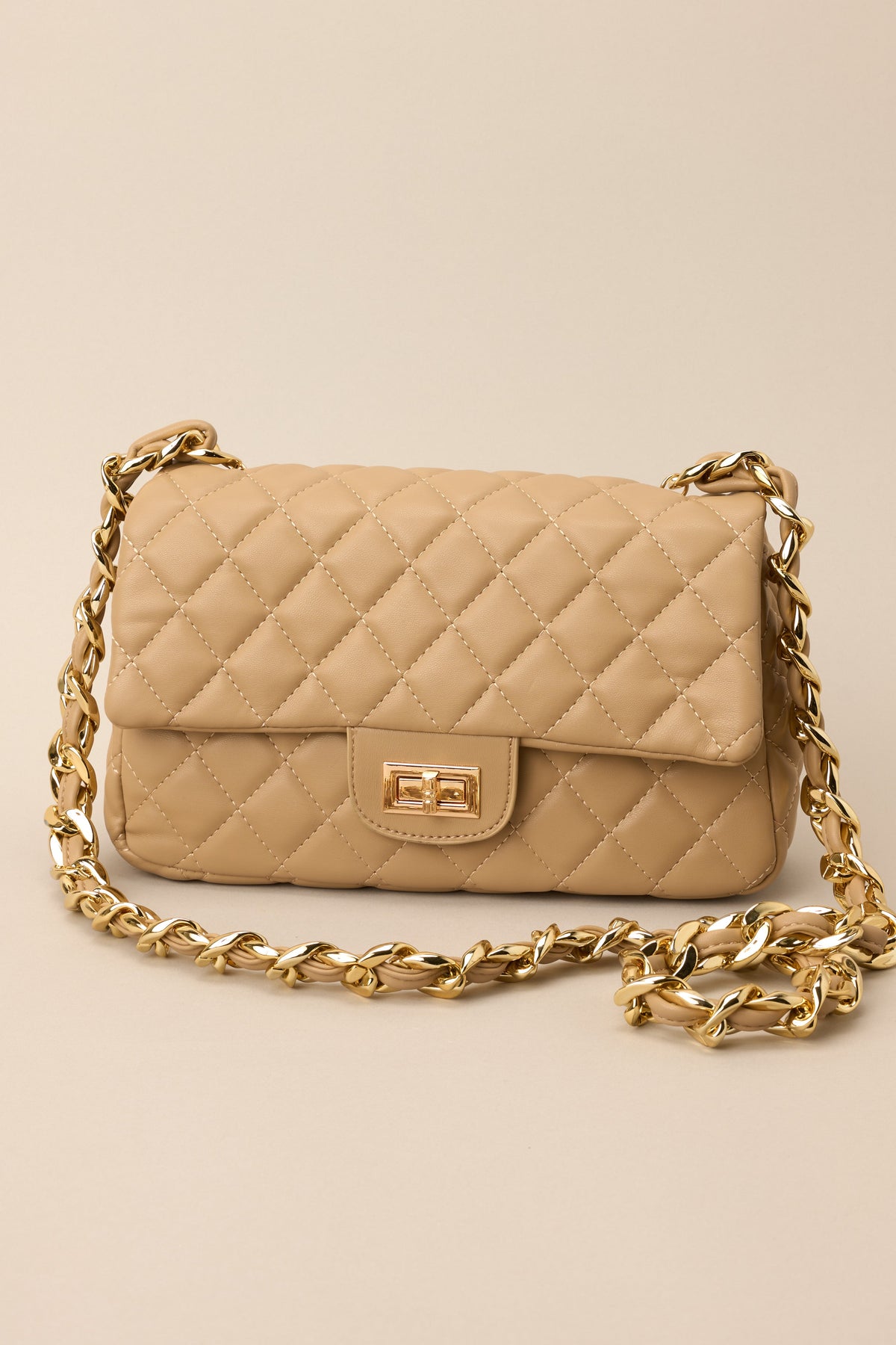 Bolso acolchado color tostado Innegable