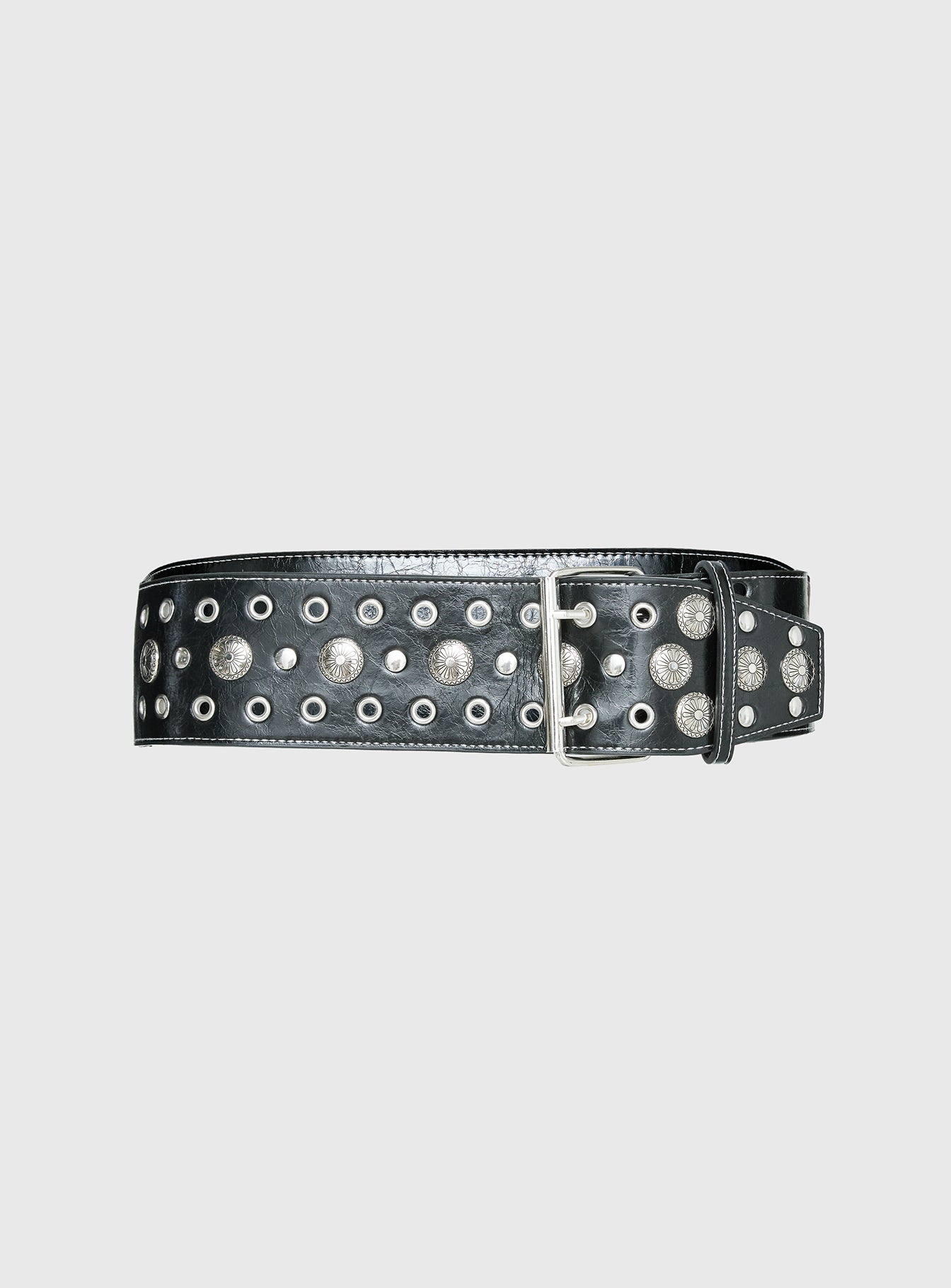 Cinturón negro tachuelas