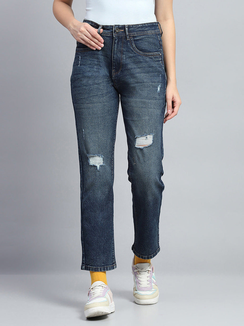 Jeans de mezclilla azules para mujer, de corte recto y ligeramente desgastados