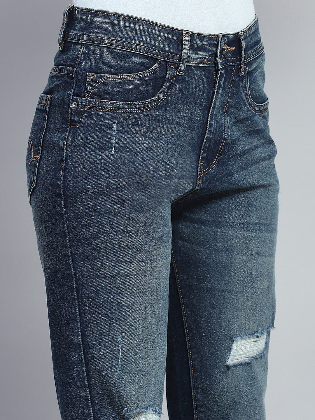 Jeans de mezclilla azules para mujer, de corte recto y ligeramente desgastados