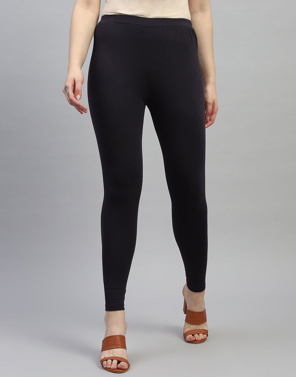 Leggings negros lisos de corte regular para mujer