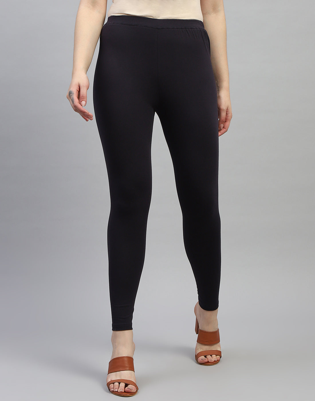Leggings negros lisos de corte regular para mujer