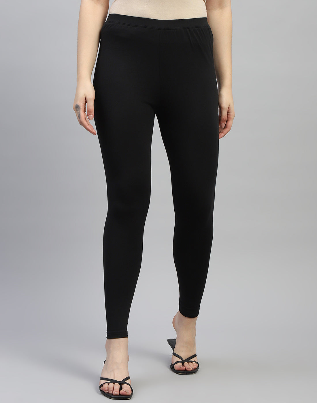 Leggings negros lisos de corte regular para mujer