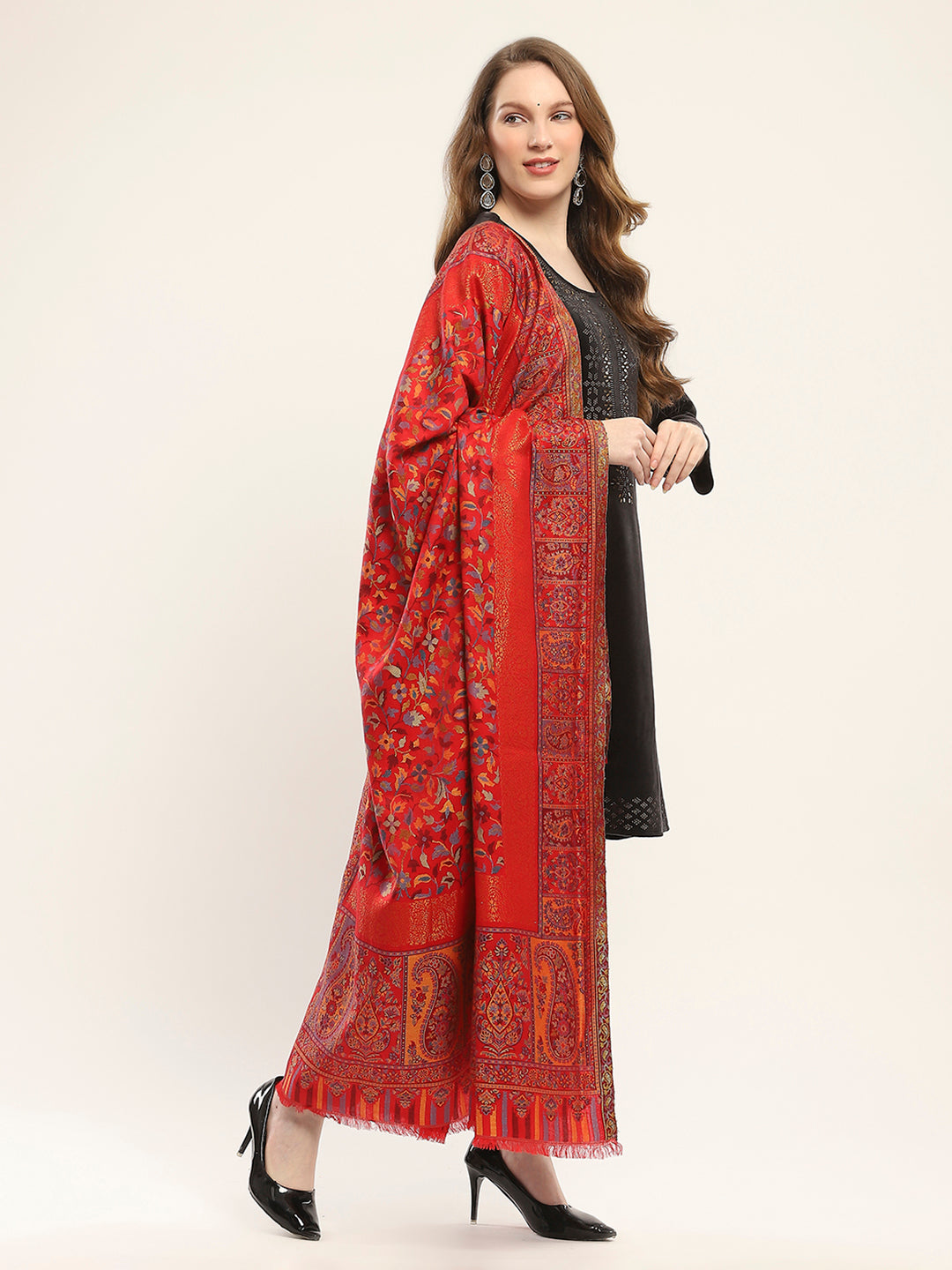 Chal rojo con diseño para mujer