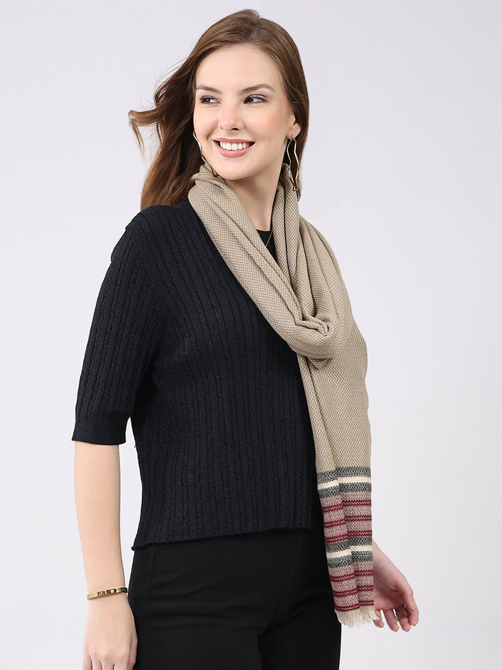 Estola de lana beige con diseño estampado para mujer