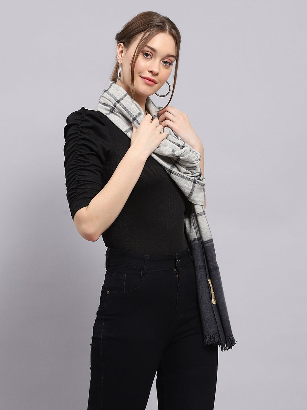 Estola gris a cuadros para mujer
