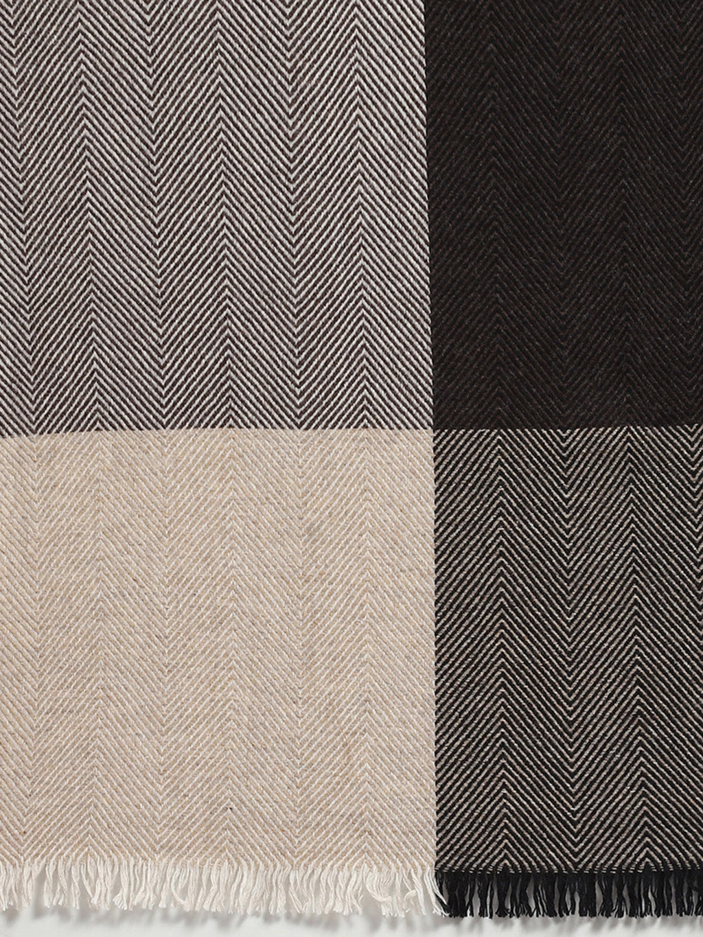 Estola gris de diseño propio para mujer