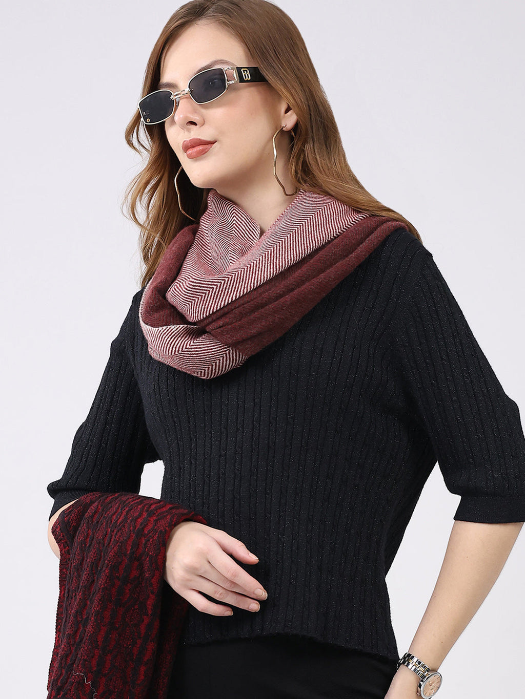Estola de lana multicolor con diseño propio para mujer: envolvente elegante y acogedora