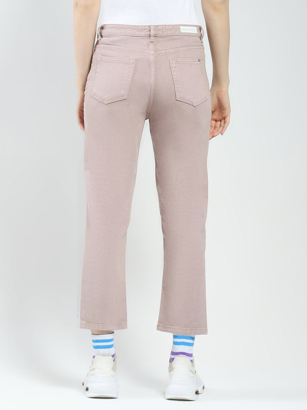 Jeans de mezclilla ajustados de color óxido para mujer