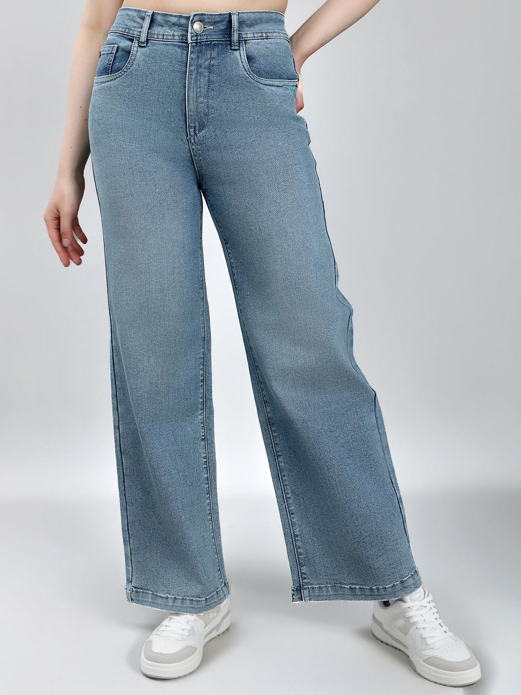 Vaqueros de mezclilla azules lisos de corte regular para mujer