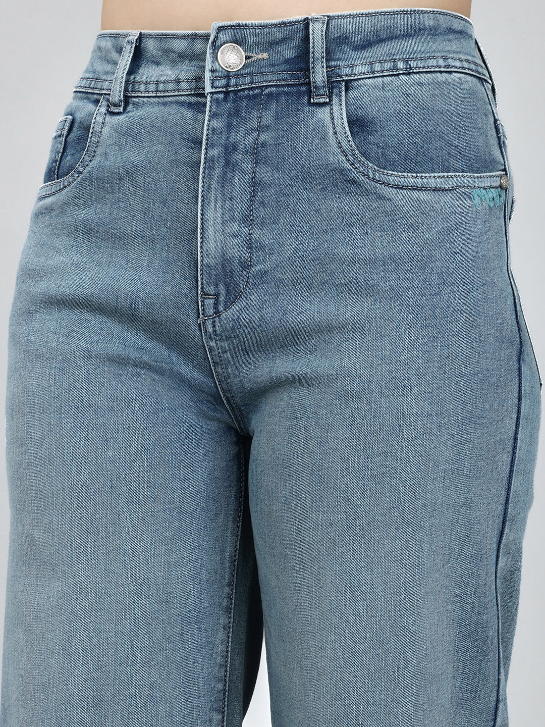 Vaqueros de mezclilla azules lisos de corte regular para mujer