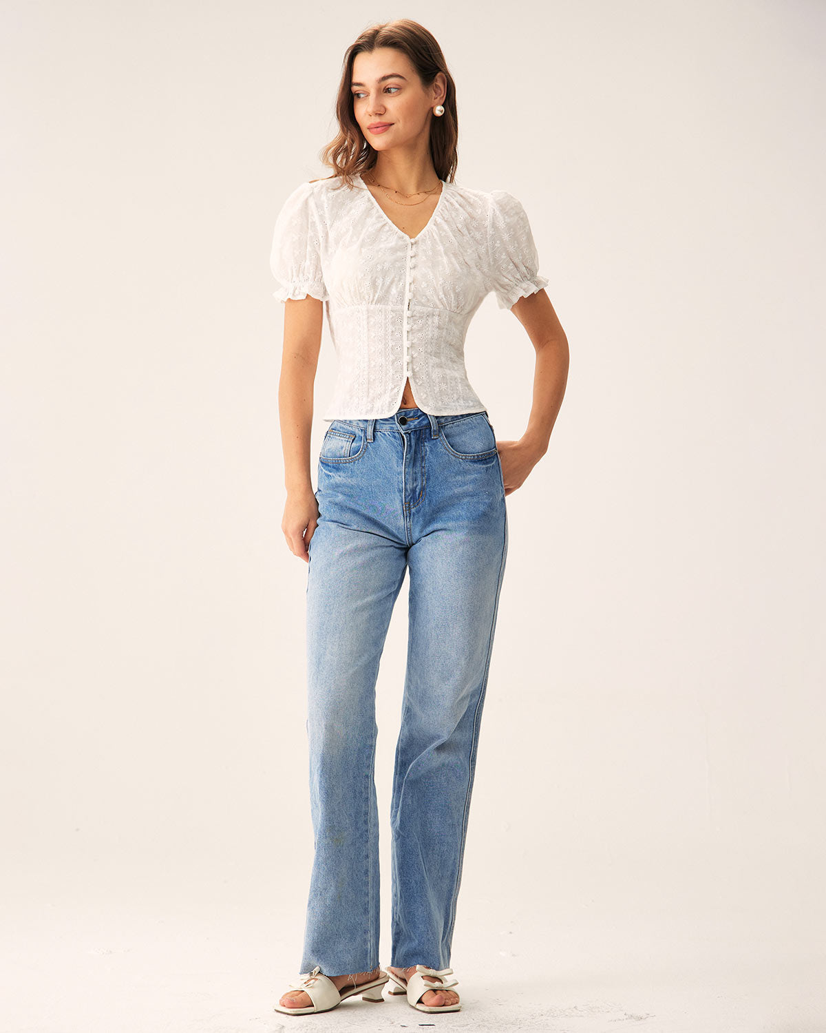 Blusa blanca floral con mangas