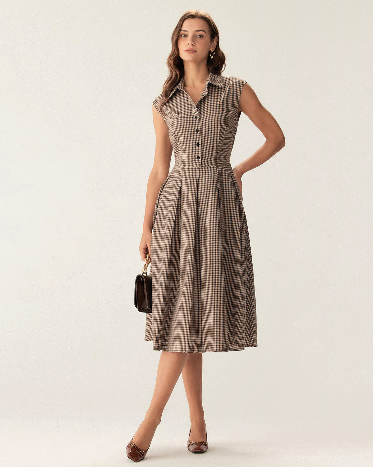 Vestido plisado de cuadros marrones