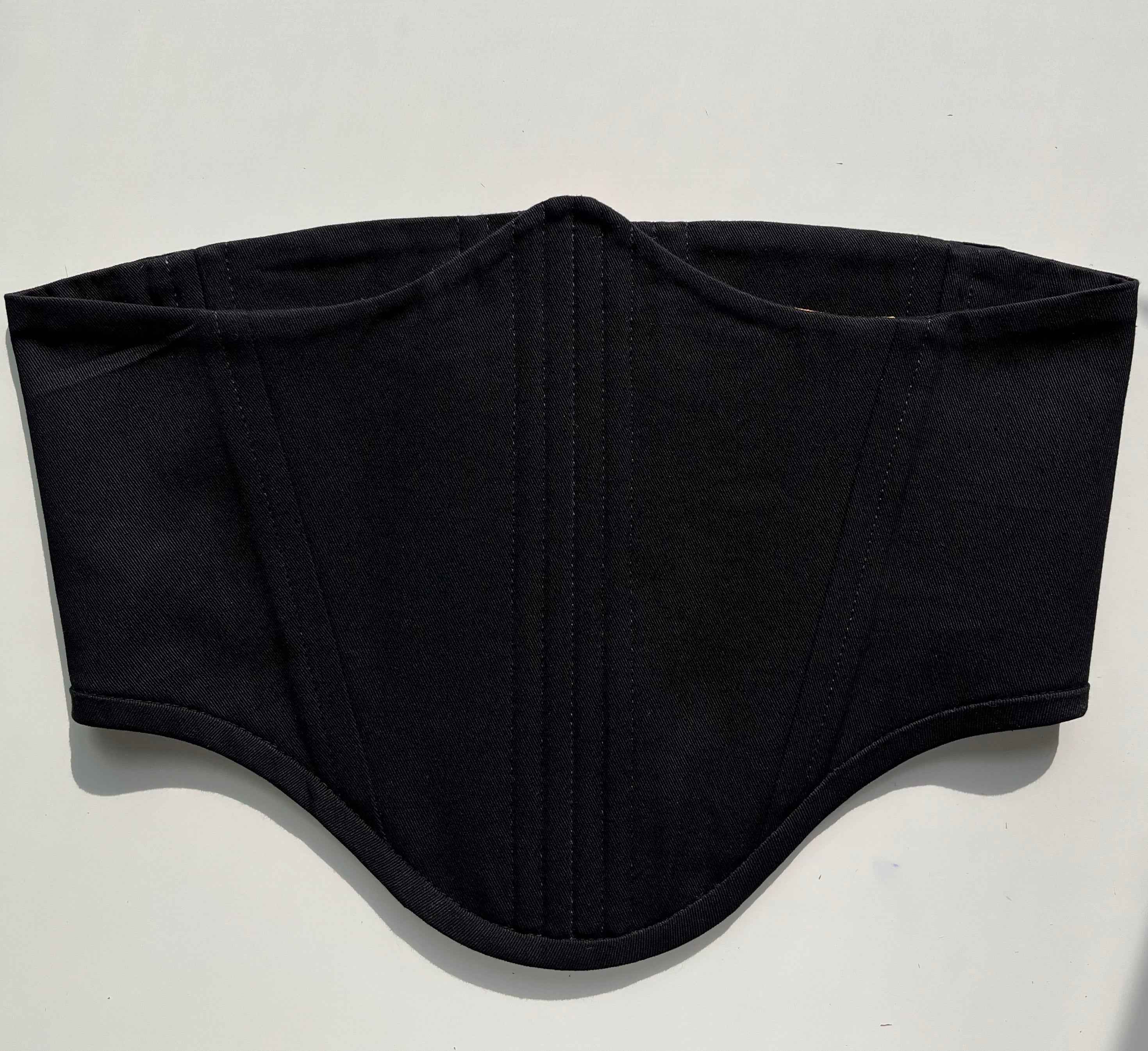 Corsé negro de damasco