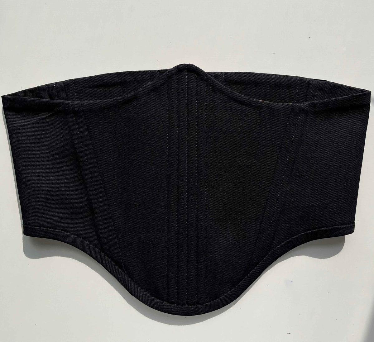 Cinturón reversible tipo corsé de sarga y damasco negros