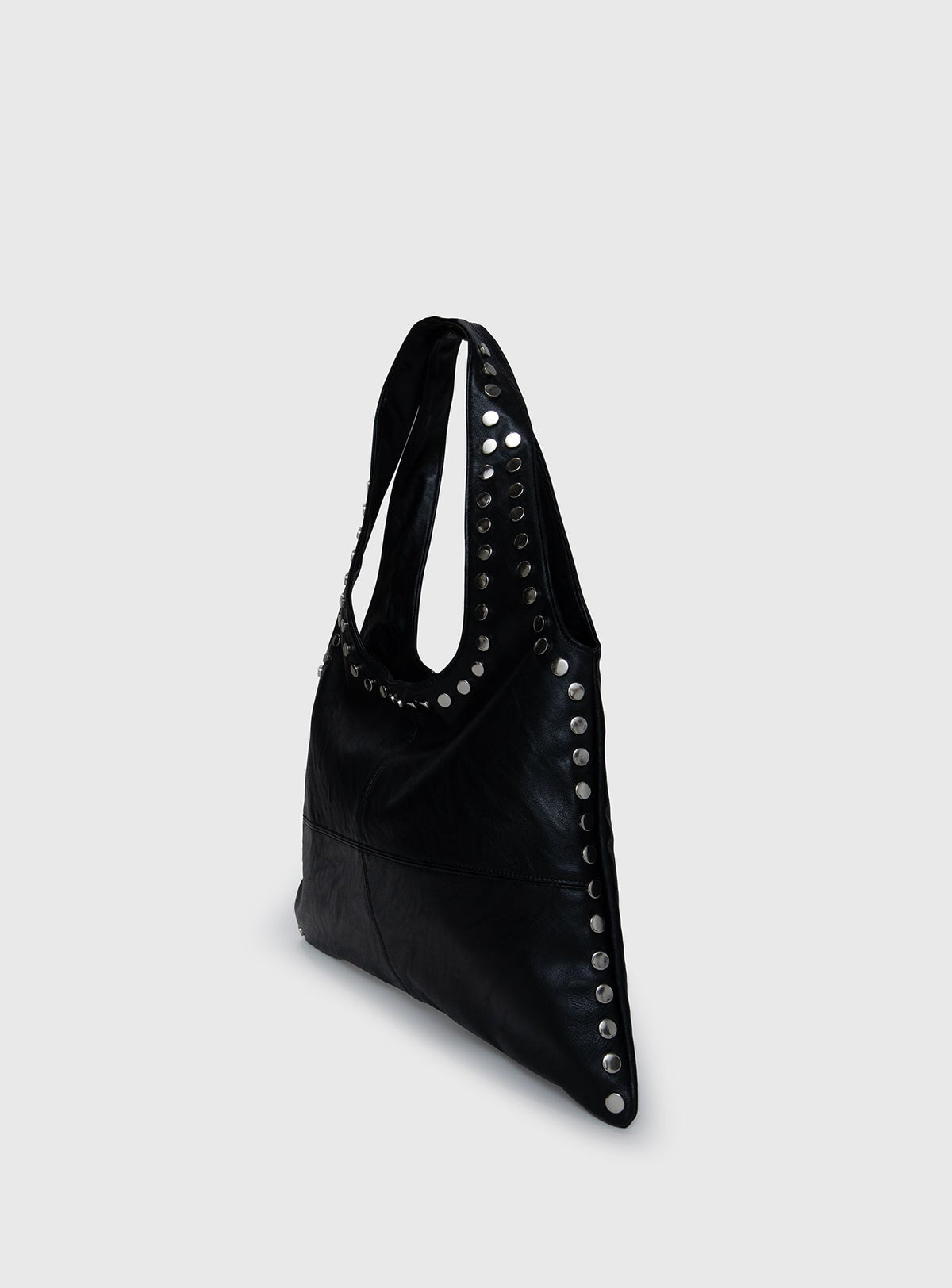 Bolso de mano con tachuelas