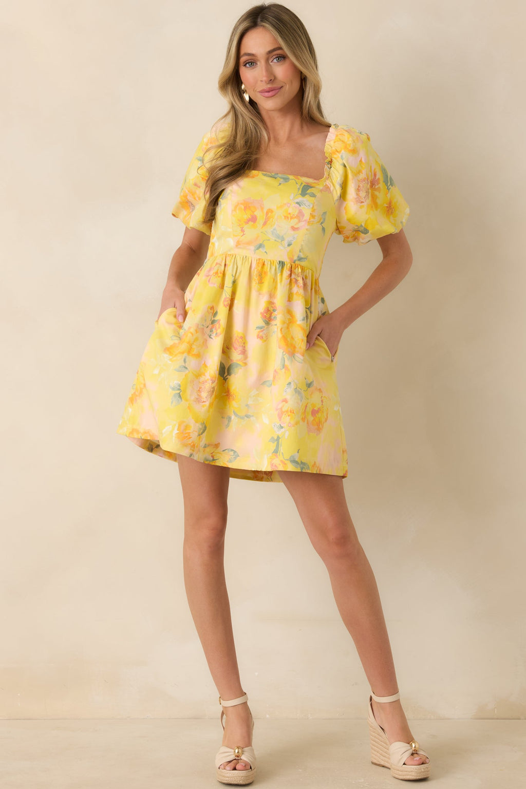 Minivestido floral de algodón amarillo mantequilla Prosperina Eloise