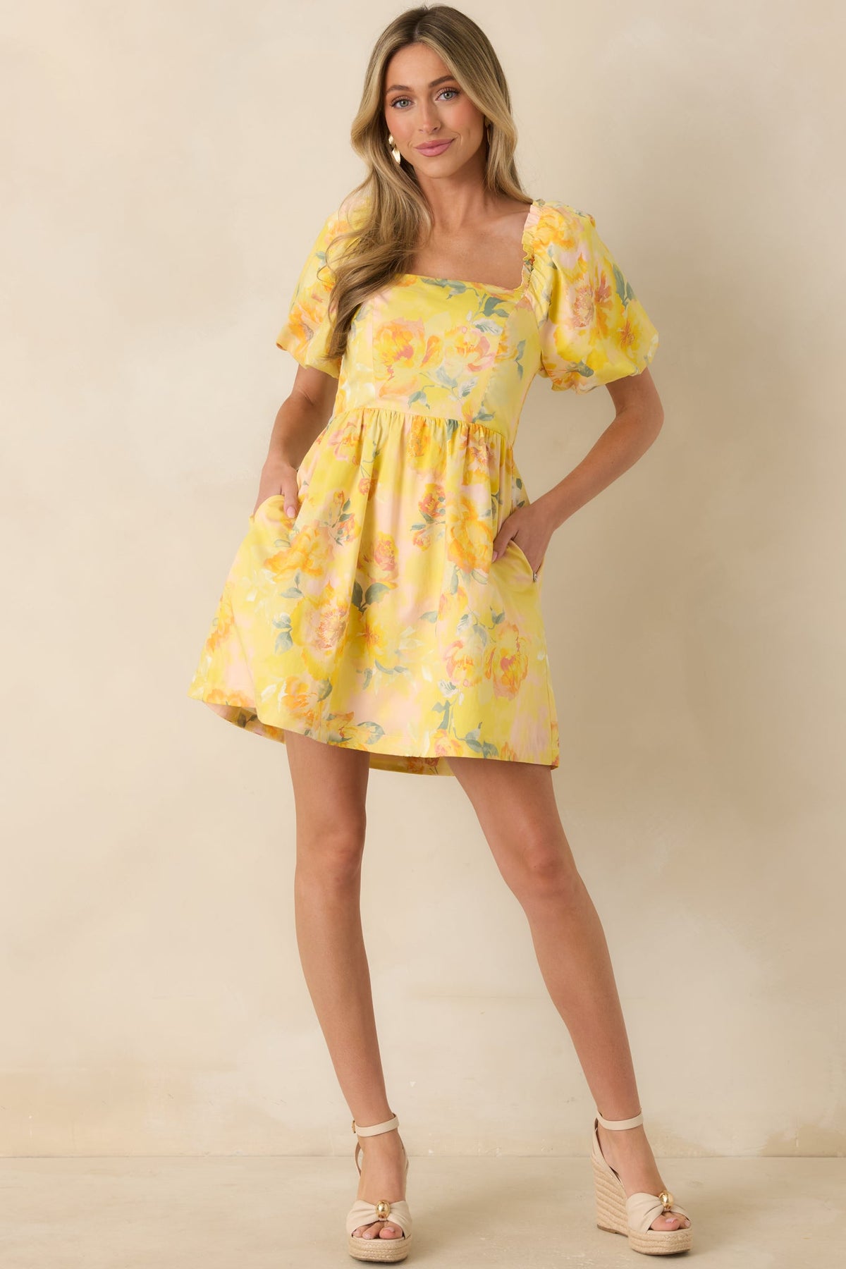 Minivestido floral de algodón amarillo mantequilla Prosperina Eloise