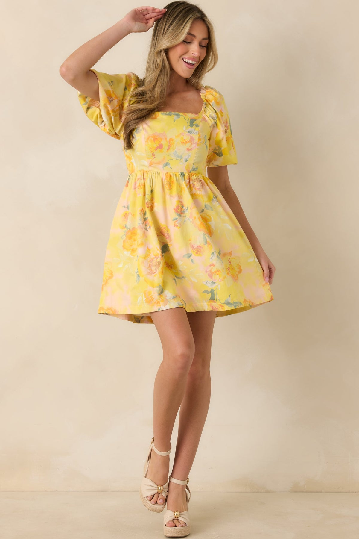 Minivestido floral de algodón amarillo mantequilla Prosperina Eloise
