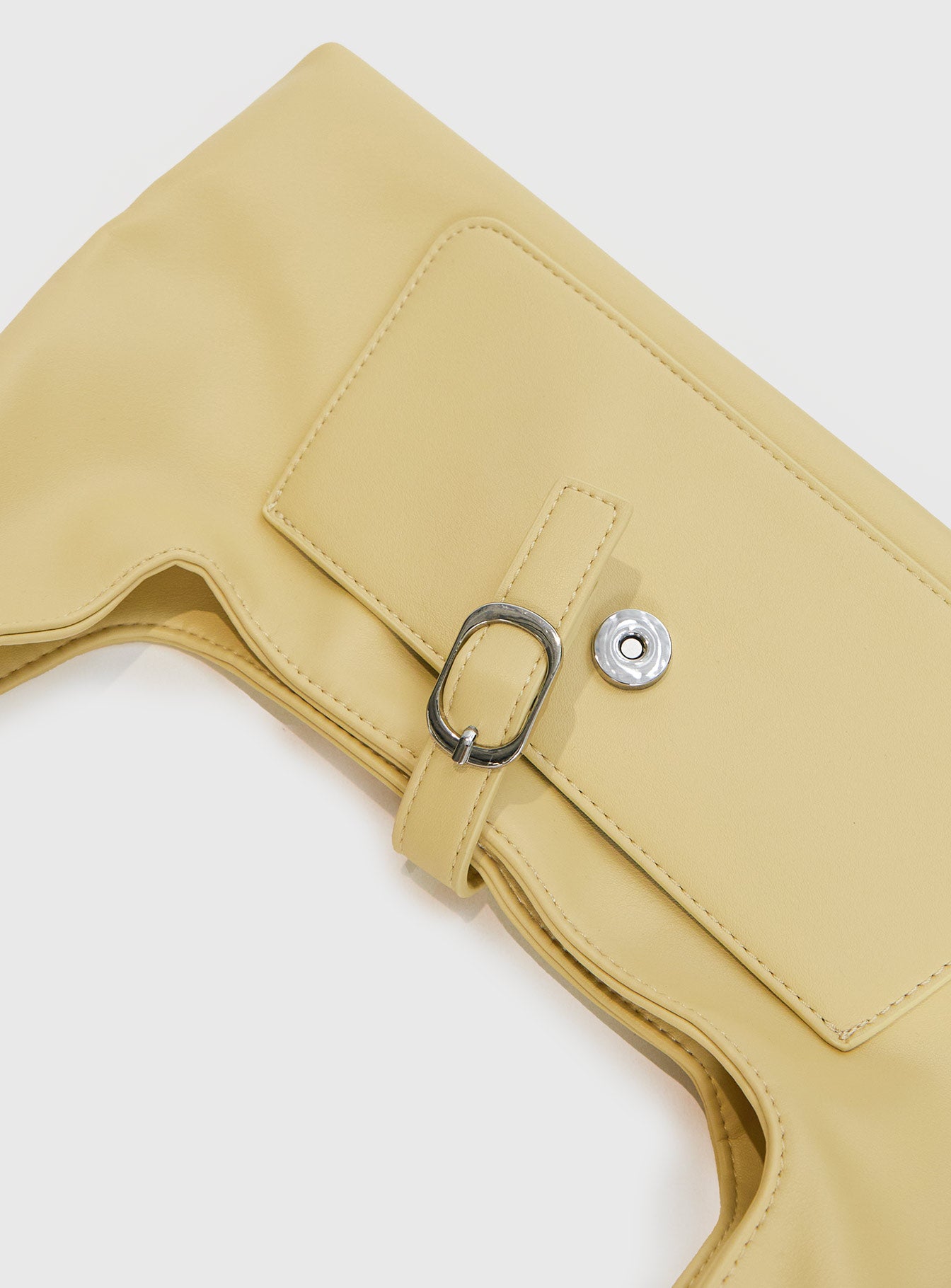 Bolso color mantequilla
