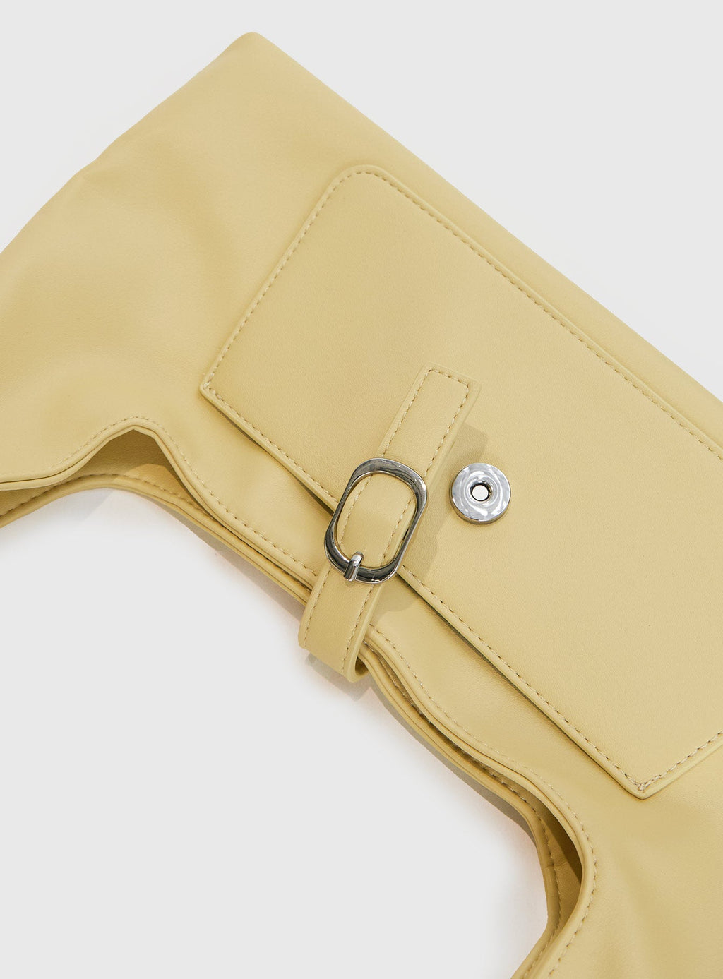 Bolso de hombro color mantequilla
