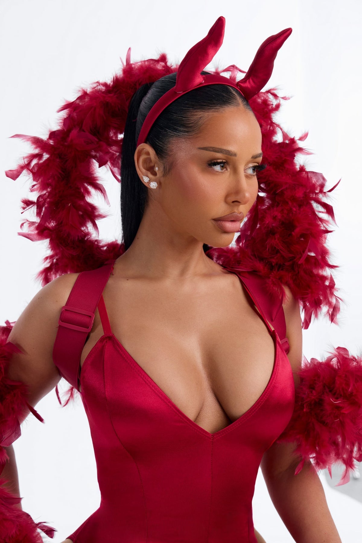 Conjunto de disfraz rojo de 4 piezas, pecaminosamente sexy