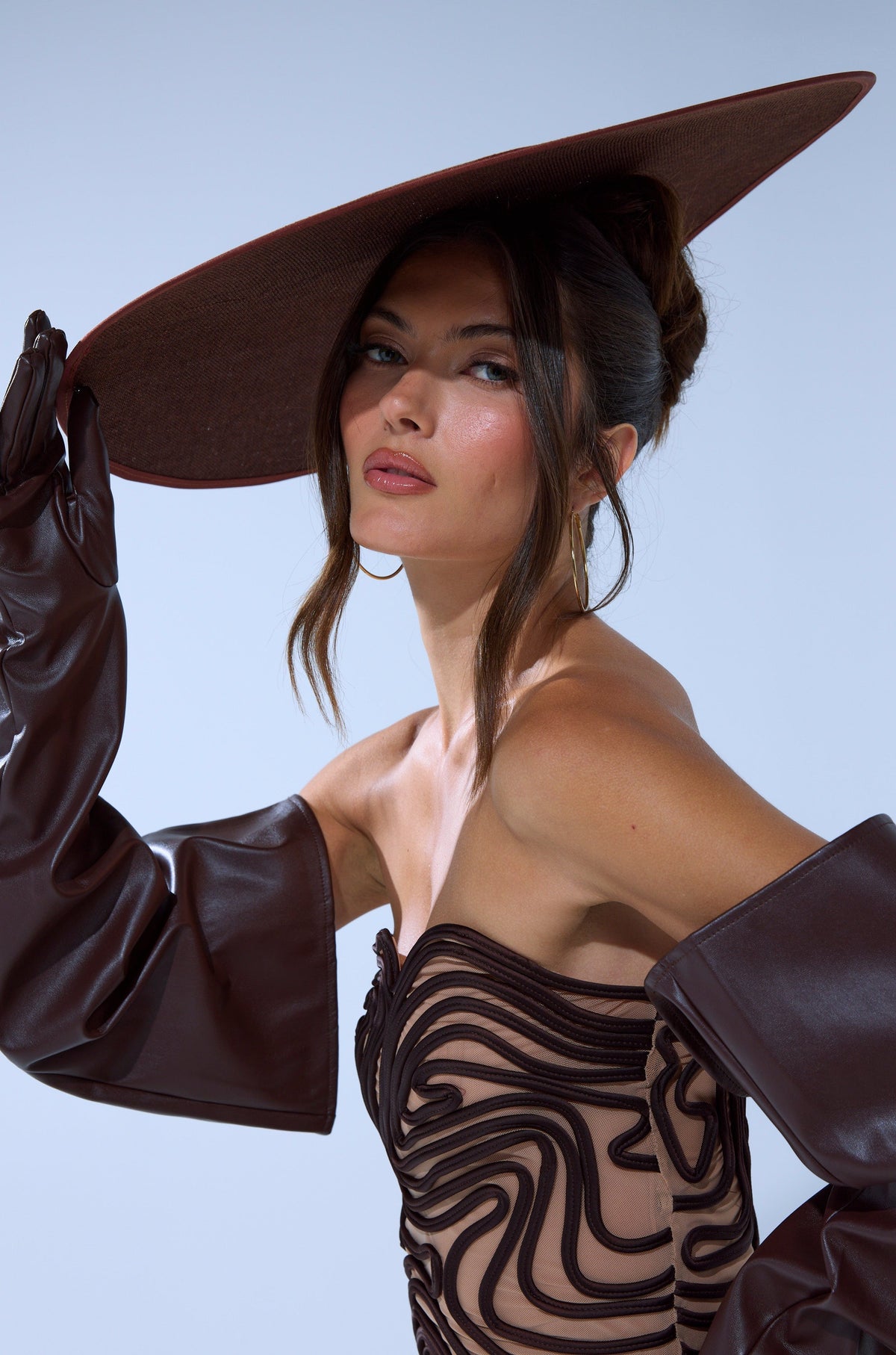 Sombrero con clip Too Chic – Elegante y fácil de llevar