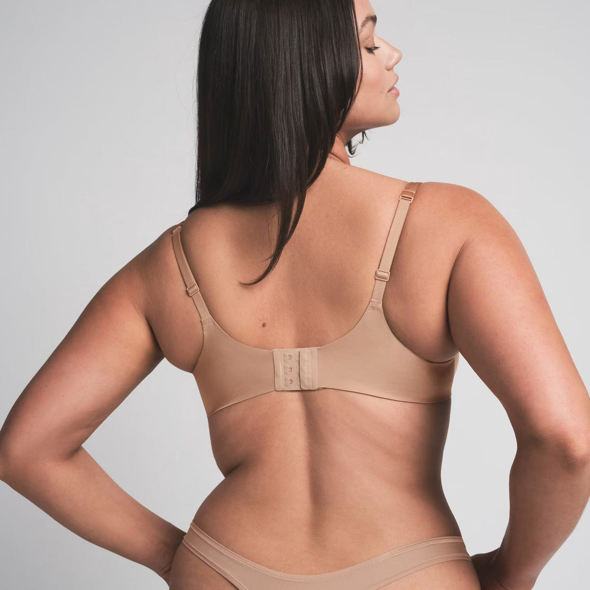 Sujetador balconette push-up Ultimate de SKIMS en color arcilla – ajuste realzado y esculpido