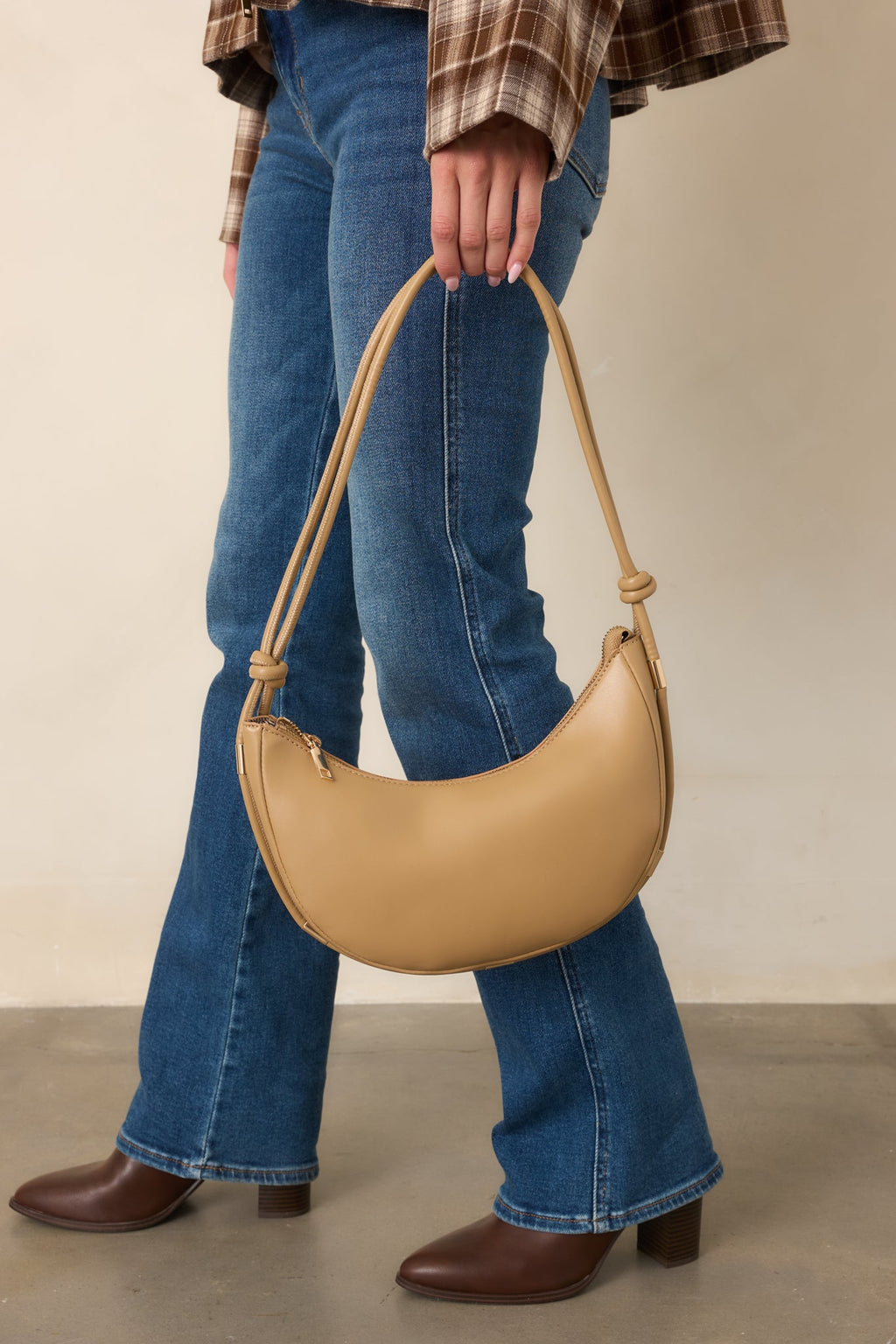 Bolso de hombro elegante beige