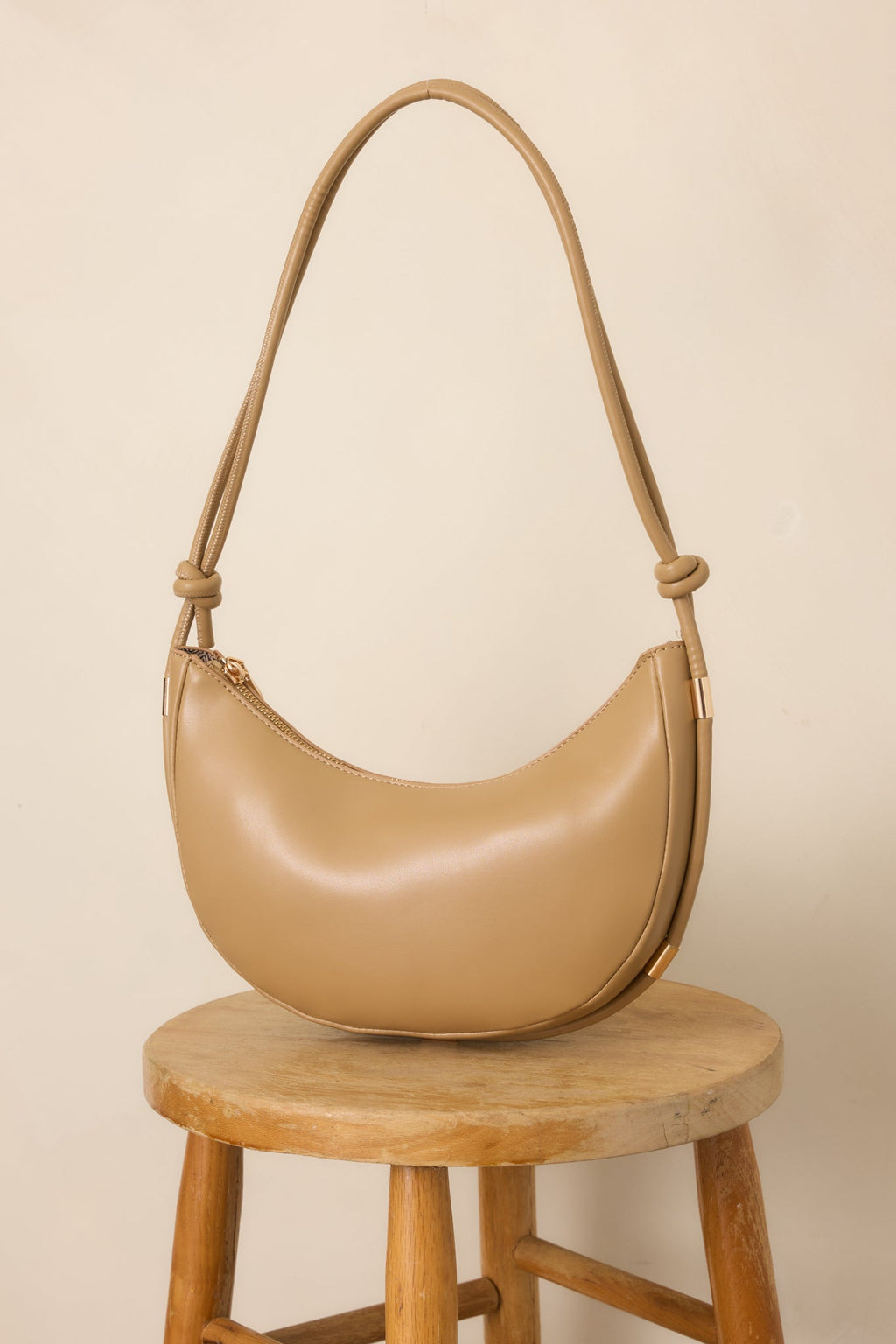 Bolso de hombro elegante beige