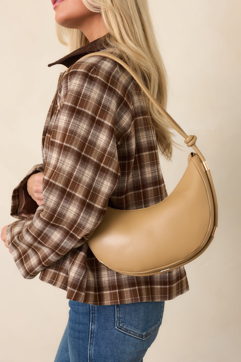 Bolso de hombro elegante beige