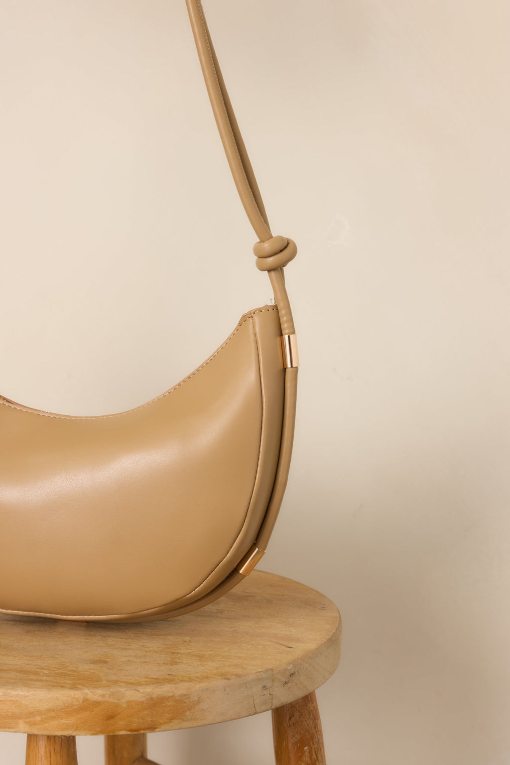 Bolso de hombro elegante beige