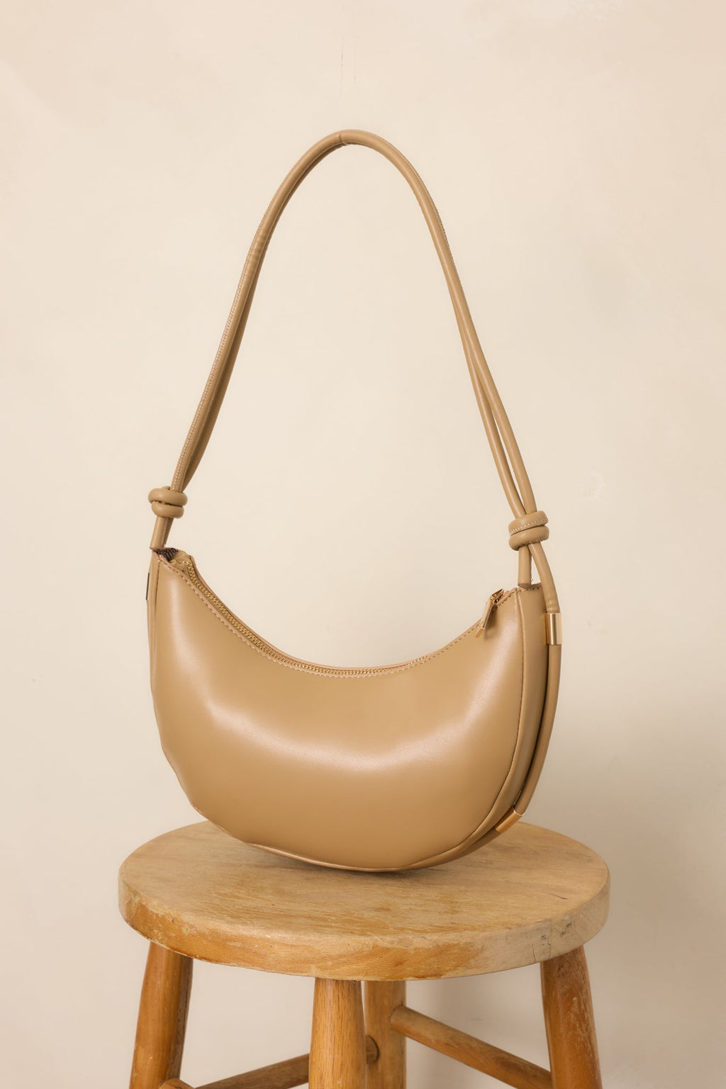 Bolso de hombro elegante beige