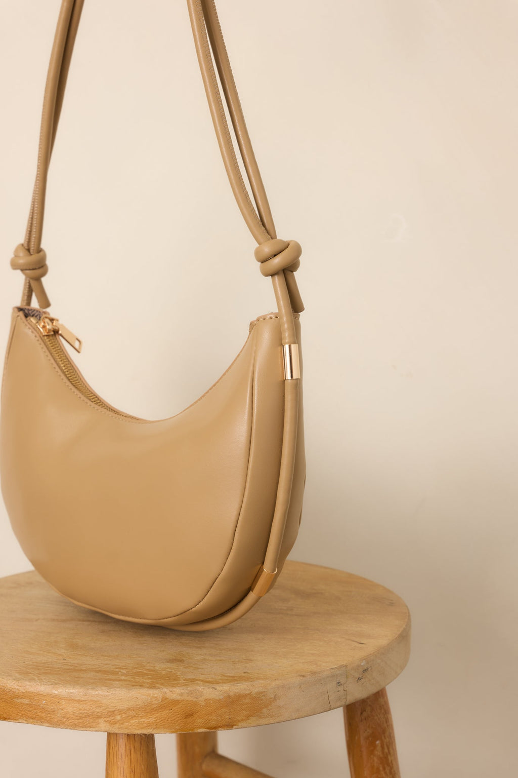 Bolso de hombro elegante beige