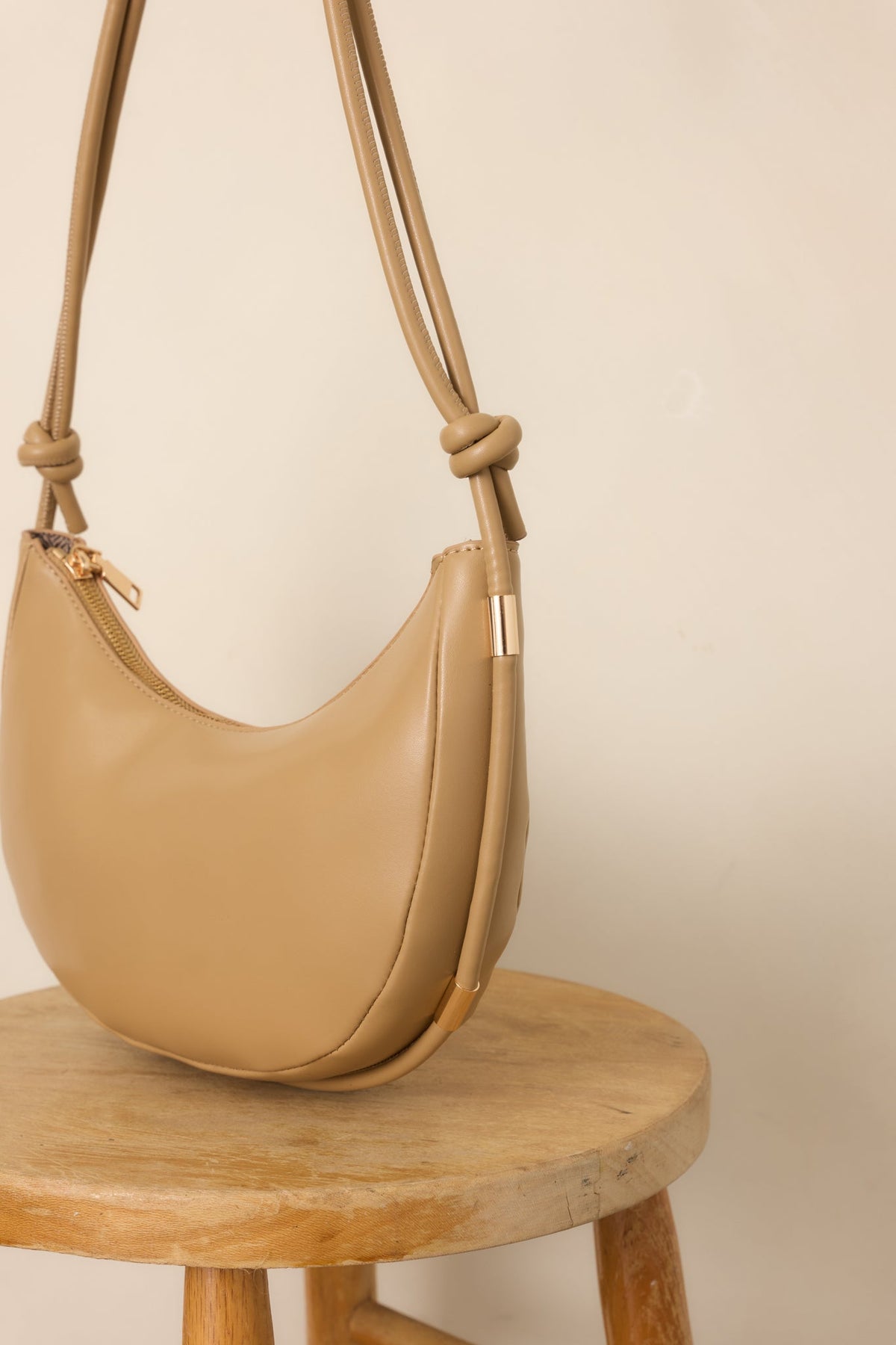 Bolso de hombro elegante beige