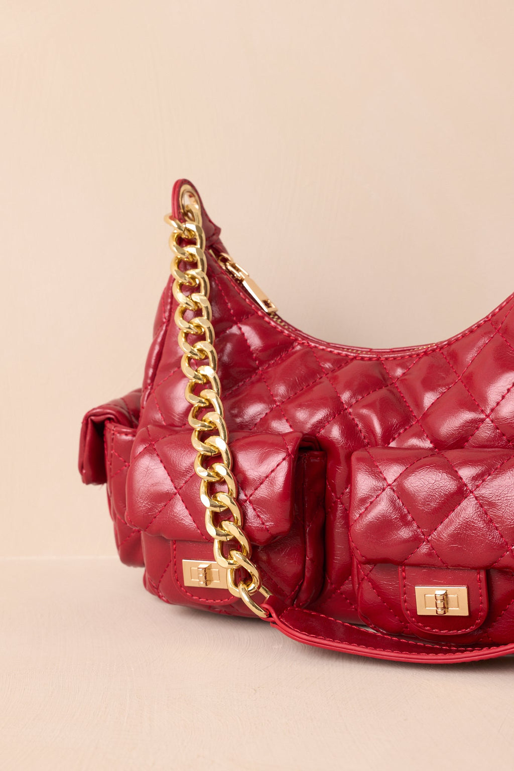 Bolso de mano chic rojo de cuero acolchado